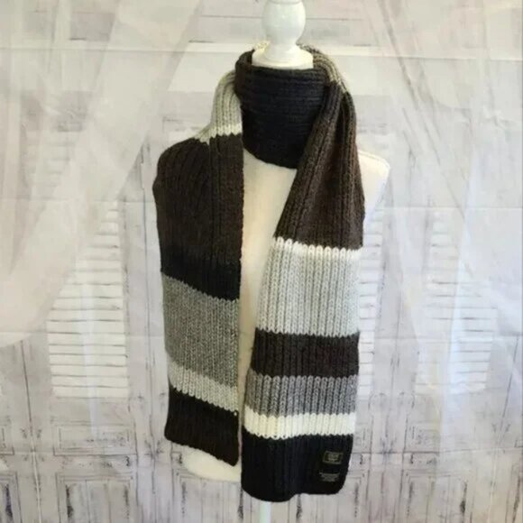 Coach Winter Scarf - Picture 1 of 2